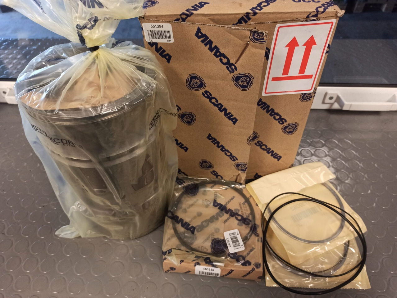 SCANIA REPAIR KIT 551354 - Комплект для ремонта двигателя для Грузовиков: фото 1 SCANIA REPAIR KIT 551354 - Комплект для ремонта двигателя для Грузовиков: фото 1