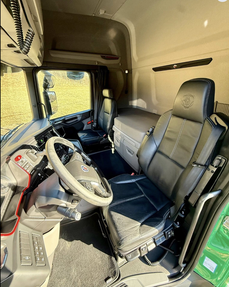 Лесовоз, Автоманипулятор для транспортировки леса SCANIA R580: фото 11