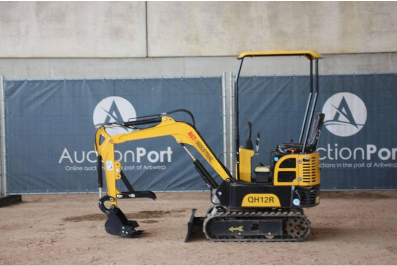 AGT Industrial QH12R - Мини-экскаватор: фото 2 AGT Industrial QH12R - Мини-экскаватор: фото 2