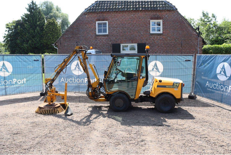 Belos Trans Pro 54 - Подметально-уборочная машина: фото 2 Belos Trans Pro 54 - Подметально-уборочная машина: фото 2