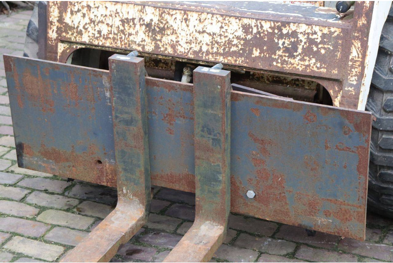 Колёсный погрузчик Bobcat 743: фото 11