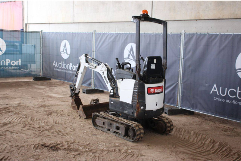 Bobcat E10Z - Мини-экскаватор: фото 3 Bobcat E10Z - Мини-экскаватор: фото 3