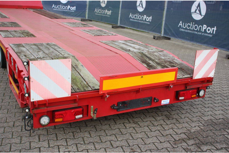 Низкорамный полуприцеп Bodex NN3: фото 18 Низкорамный полуприцеп Bodex NN3: фото 18