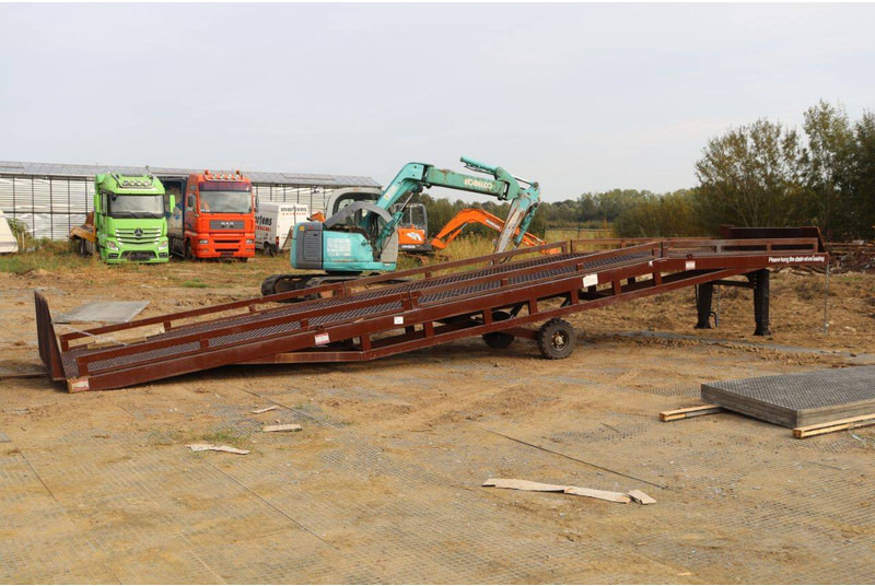 Containerramps MangustLR12T - Прицеп бортовой/ Платформа: фото 1 Containerramps MangustLR12T - Прицеп бортовой/ Платформа: фото 1