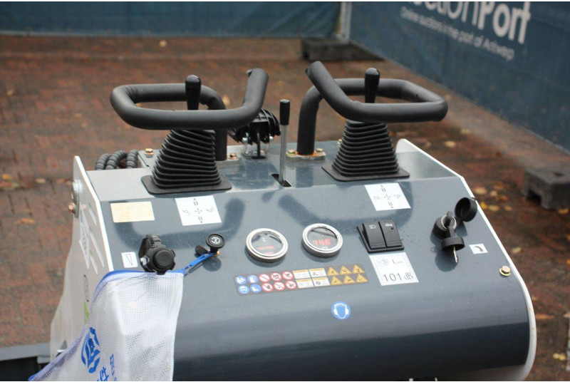 Новый Гусеничный погрузчик EVERFORCE FD-SS4: фото 17 Новый Гусеничный погрузчик EVERFORCE FD-SS4: фото 17