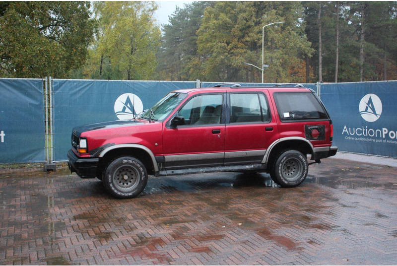 Ford Explorer - Внедорожник: фото 1 Ford Explorer - Внедорожник: фото 1