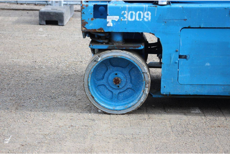 Ножничный подъемник Genie GS2032: фото 11 Ножничный подъемник Genie GS2032: фото 11