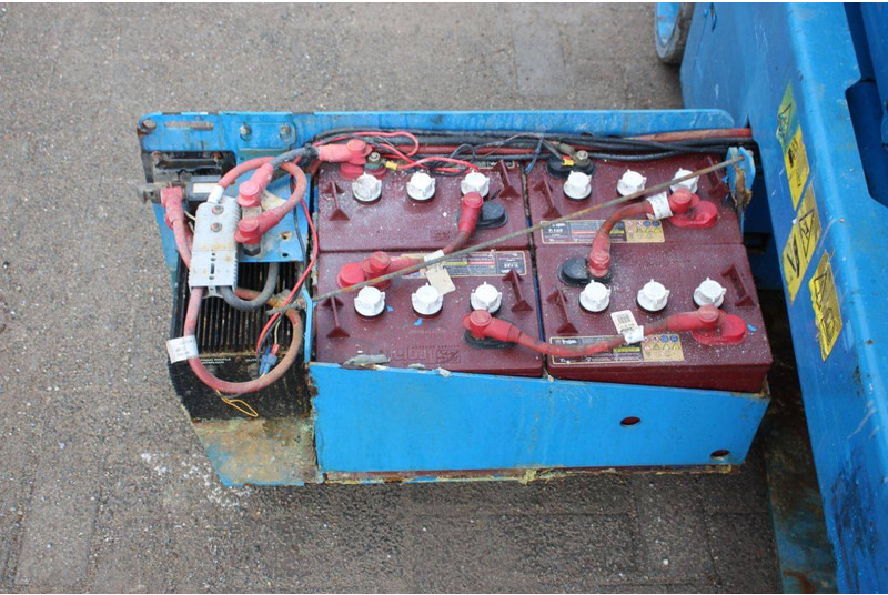 Ножничный подъемник Genie GS2032: фото 13 Ножничный подъемник Genie GS2032: фото 13