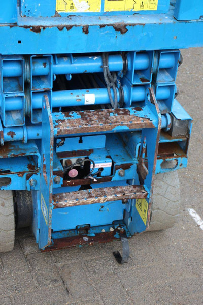 Ножничный подъемник Genie GS2032: фото 14 Ножничный подъемник Genie GS2032: фото 14