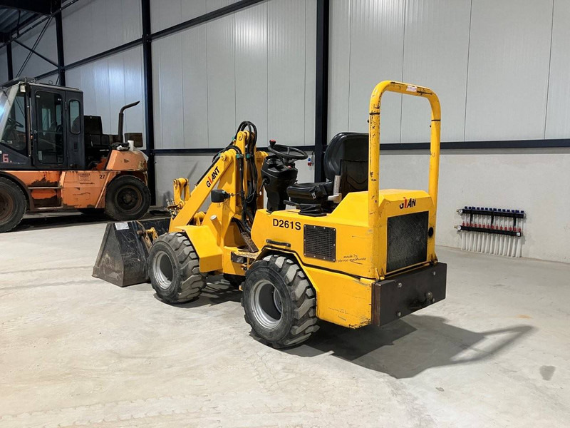 Giant D261S - Колёсный погрузчик: фото 4 Giant D261S - Колёсный погрузчик: фото 4