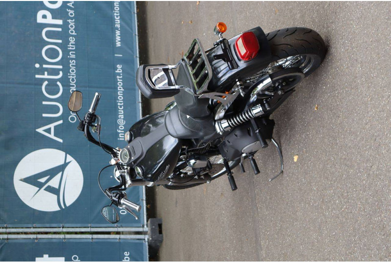 Harley-Davidson Dyna Street Bob - Мотоцикл: фото 4 Harley-Davidson Dyna Street Bob - Мотоцикл: фото 4