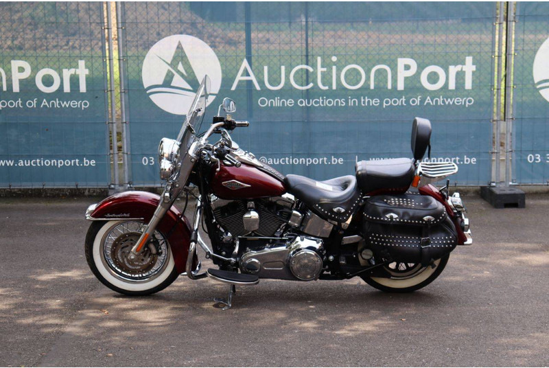 Harley-Davidson Heritage Softail Classic - Мотоцикл: фото 2 Harley-Davidson Heritage Softail Classic - Мотоцикл: фото 2