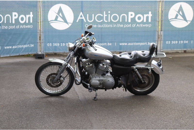 Harley-Davidson Sportster XL 883 - Мотоцикл: фото 1 Harley-Davidson Sportster XL 883 - Мотоцикл: фото 1