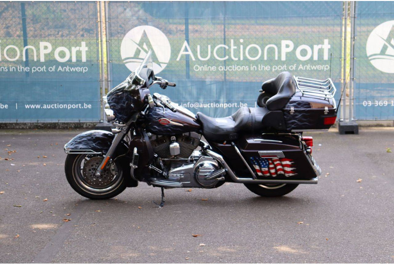 Harley-Davidson Ultra Classic CVO - Мотоцикл: фото 2 Harley-Davidson Ultra Classic CVO - Мотоцикл: фото 2