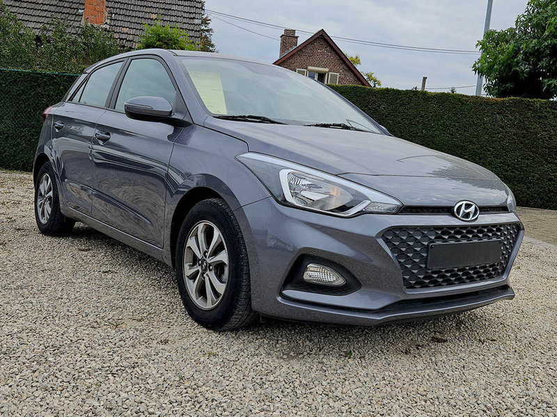 Hyundai i20 1.2 - Седан: фото 5 Hyundai i20 1.2 - Седан: фото 5