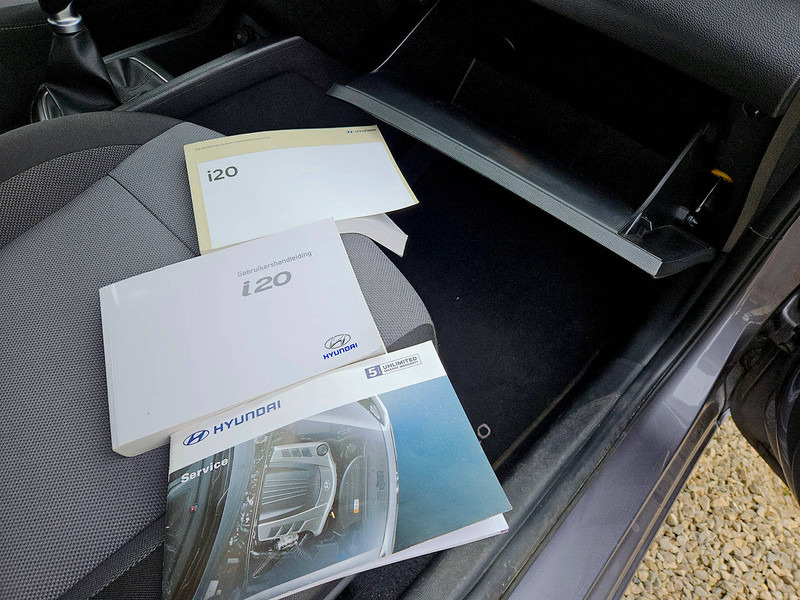 Седан Hyundai i20 1.2: фото 20 Седан Hyundai i20 1.2: фото 20