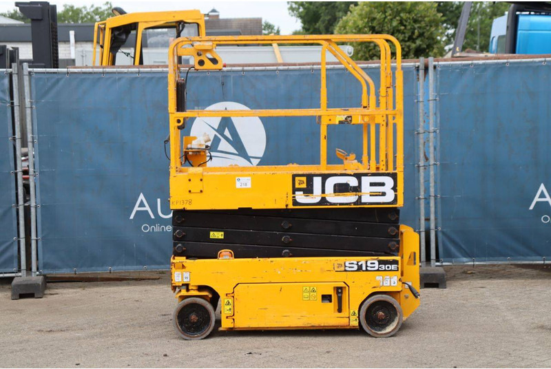 JCB S1930E - Ножничный подъемник: фото 2 JCB S1930E - Ножничный подъемник: фото 2