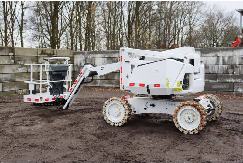 JLG 340AJ - Коленчатый подъемник: фото 4 JLG 340AJ - Коленчатый подъемник: фото 4