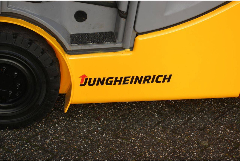 Газовый погрузчик Jungheinrich TFG320s: фото 15 Газовый погрузчик Jungheinrich TFG320s: фото 15