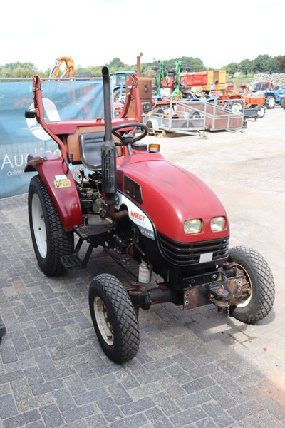 Трактор KNEGT DF-254-2: фото 7 Трактор KNEGT DF-254-2: фото 7