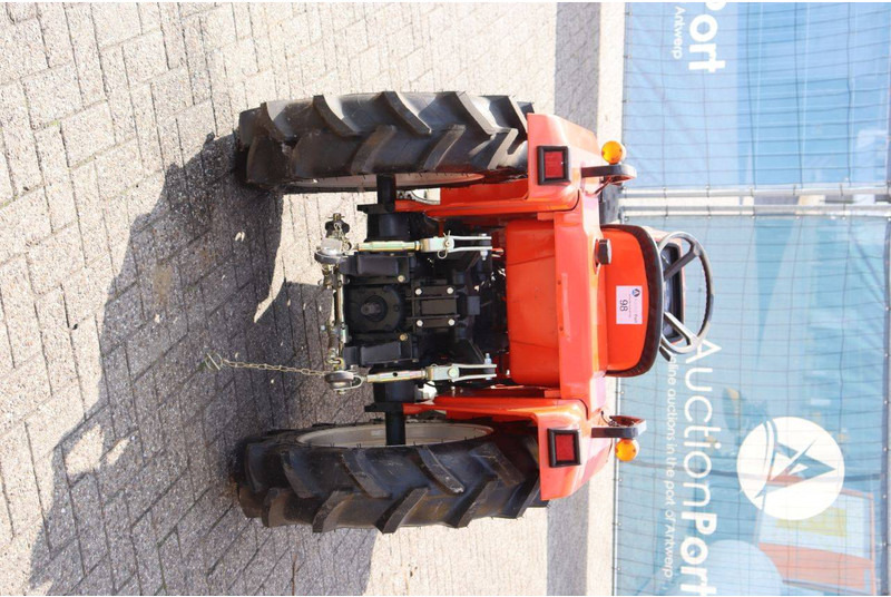 Kubota B1-16 Bulltra - Трактор: фото 5 Kubota B1-16 Bulltra - Трактор: фото 5