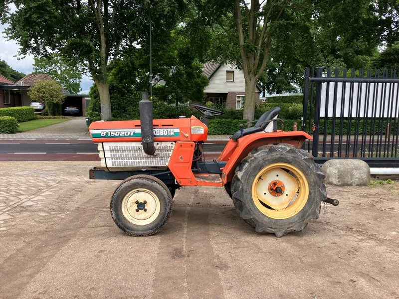 Kubota B1502DT - Трактор: фото 2 Kubota B1502DT - Трактор: фото 2