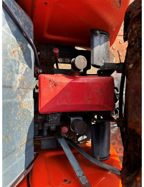 Трактор Kubota B1600E: фото 15