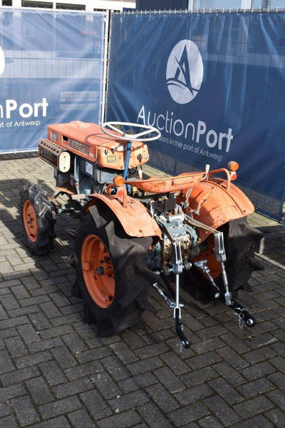 Kubota B7000 - Трактор: фото 4 Kubota B7000 - Трактор: фото 4