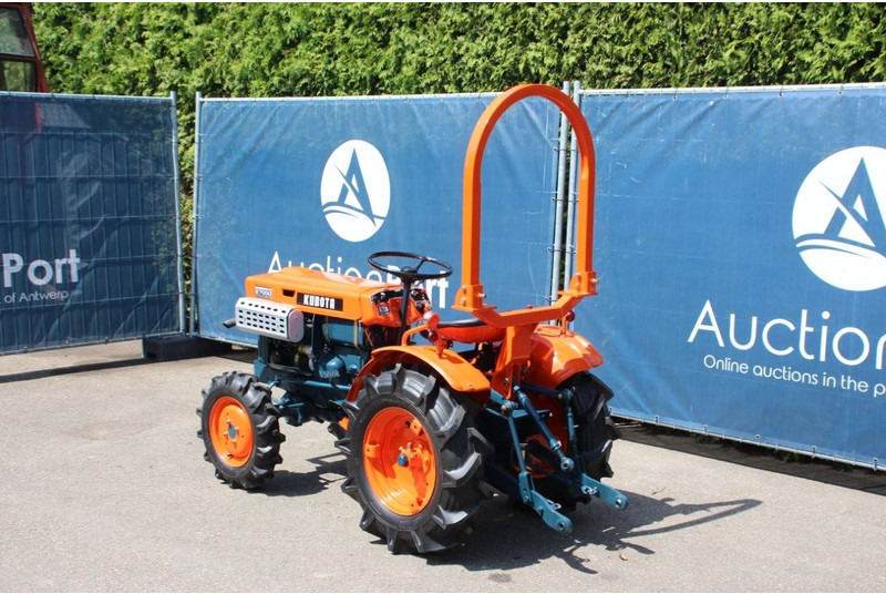 Kubota B7000DT - Трактор: фото 3 Kubota B7000DT - Трактор: фото 3