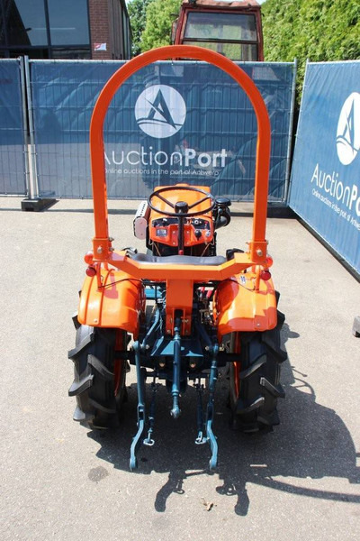 Kubota B7000DT - Трактор: фото 4 Kubota B7000DT - Трактор: фото 4