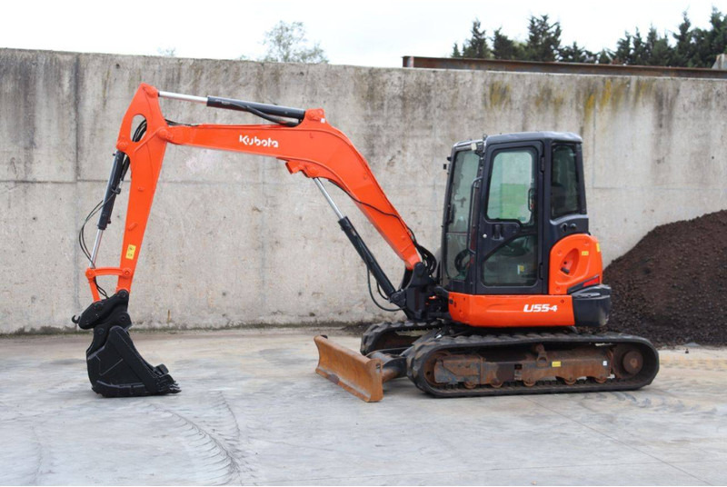Kubota U55-4 - Гусеничный экскаватор: фото 1 Kubota U55-4 - Гусеничный экскаватор: фото 1
