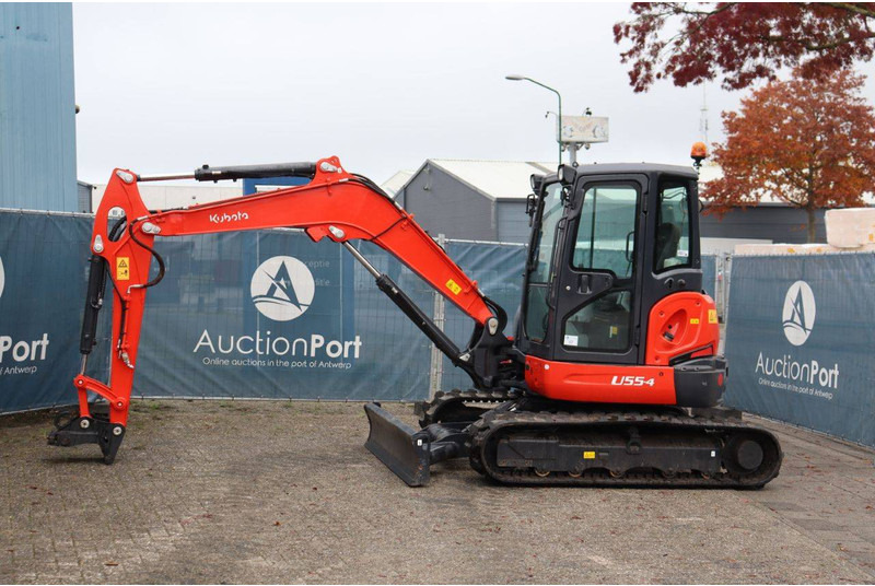 Kubota U55-4 - Гусеничный экскаватор: фото 1 Kubota U55-4 - Гусеничный экскаватор: фото 1