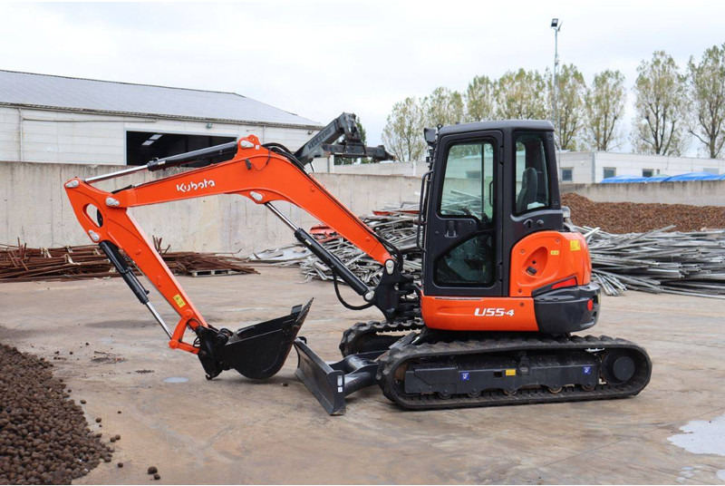 Kubota U55-4 - Гусеничный экскаватор: фото 1 Kubota U55-4 - Гусеничный экскаватор: фото 1