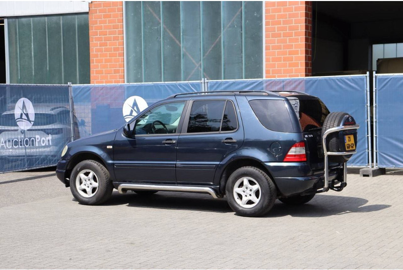 Mercedes-Benz M-Klasse ML 320 - Внедорожник: фото 3 Mercedes-Benz M-Klasse ML 320 - Внедорожник: фото 3