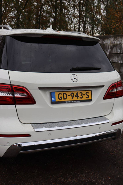 Седан Mercedes-Benz ML350: фото 16