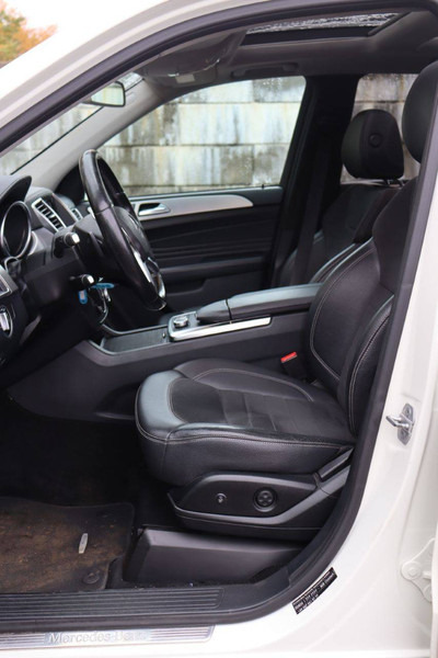 Седан Mercedes-Benz ML350: фото 20