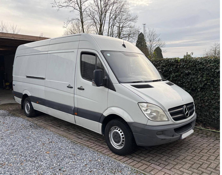 Цельнометаллический фургон Mercedes-Benz Sprinter (II) 315 CDI: фото 6
