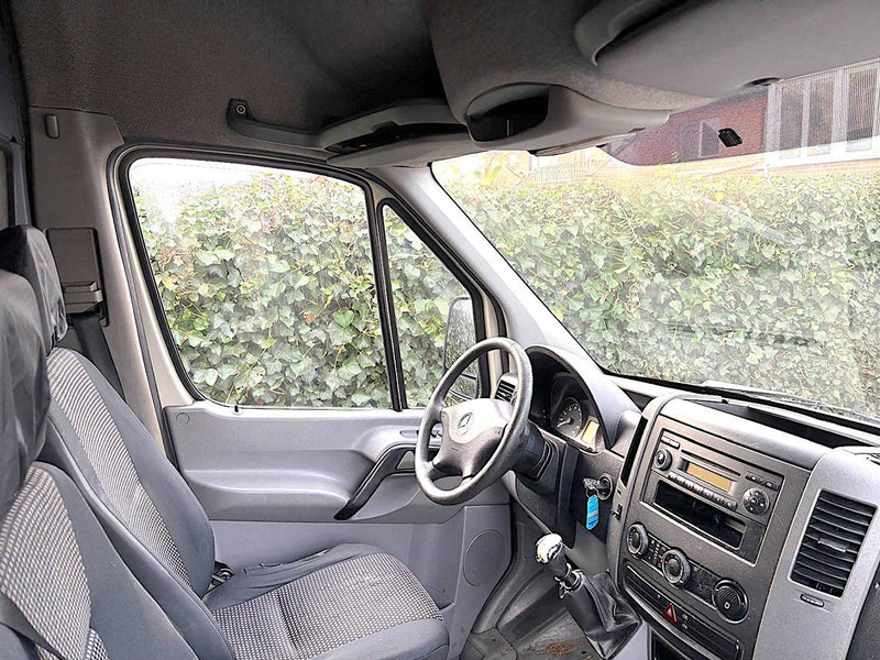 Цельнометаллический фургон Mercedes-Benz Sprinter (II) 315 CDI: фото 11