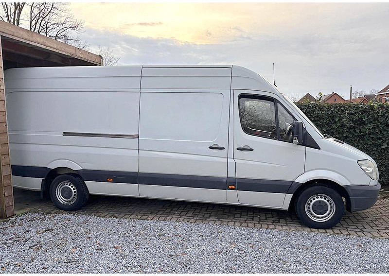 Цельнометаллический фургон Mercedes-Benz Sprinter (II) 315 CDI: фото 9