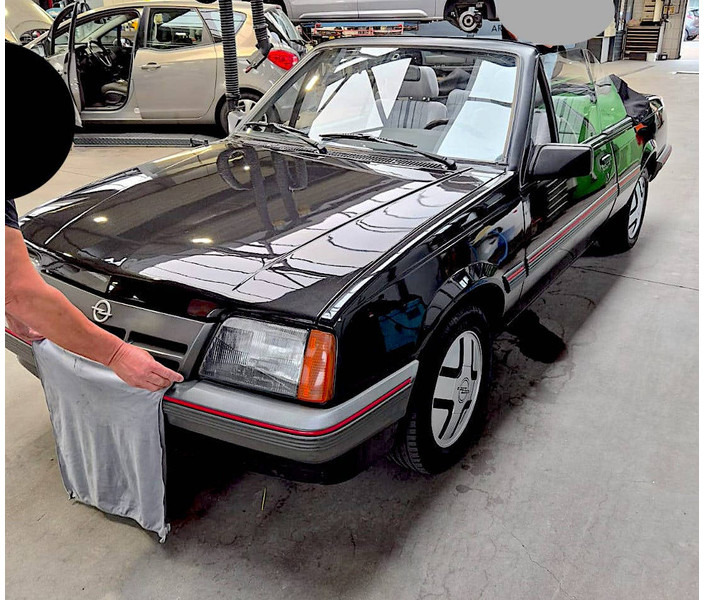 Opel Ascona (C) Cabriolet 1.8i - Седан: фото 1 Opel Ascona (C) Cabriolet 1.8i - Седан: фото 1