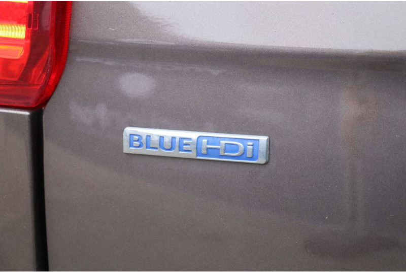 Внедорожник Peugeot 5008: фото 19