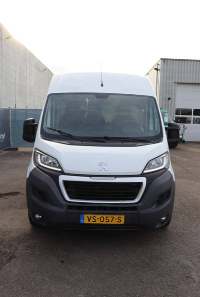 Цельнометаллический фургон Peugeot Boxer: фото 8