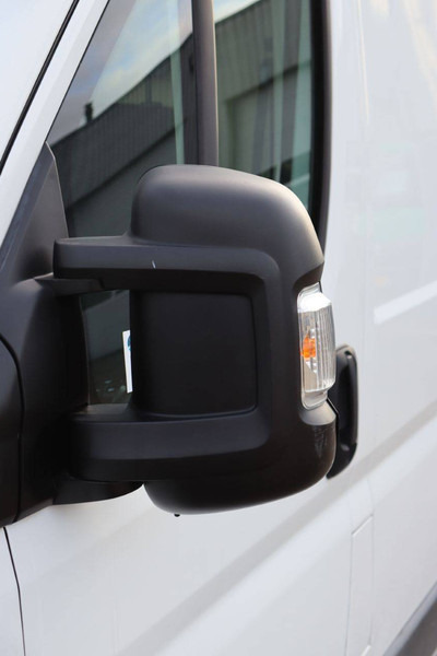 Цельнометаллический фургон Peugeot Boxer: фото 14