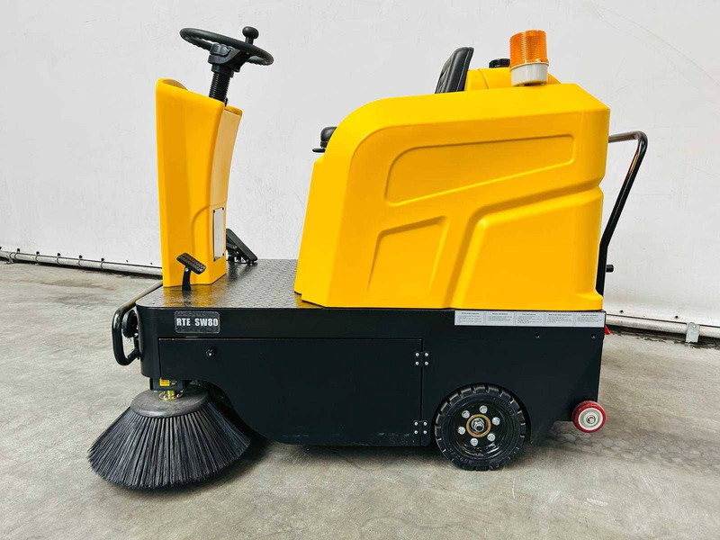 SW80 - Подметально-уборочная машина: фото 3 SW80 - Подметально-уборочная машина: фото 3