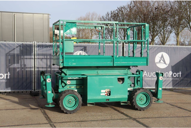 Skyjack SJ 6832RT - Ножничный подъемник: фото 1 Skyjack SJ 6832RT - Ножничный подъемник: фото 1