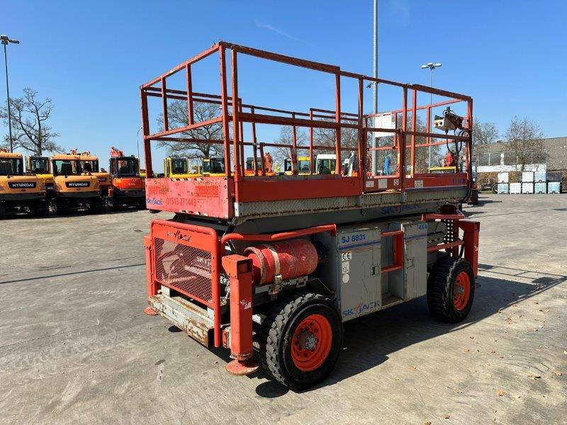 Skyjack SJ8831 - Ножничный подъемник: фото 4 Skyjack SJ8831 - Ножничный подъемник: фото 4