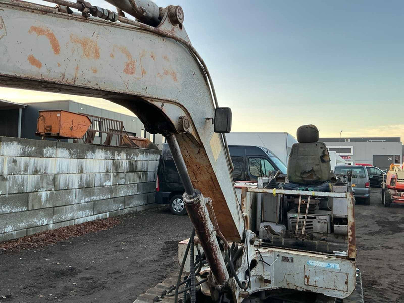 Takeuchi TB045 - Гусеничный экскаватор: фото 4 Takeuchi TB045 - Гусеничный экскаватор: фото 4