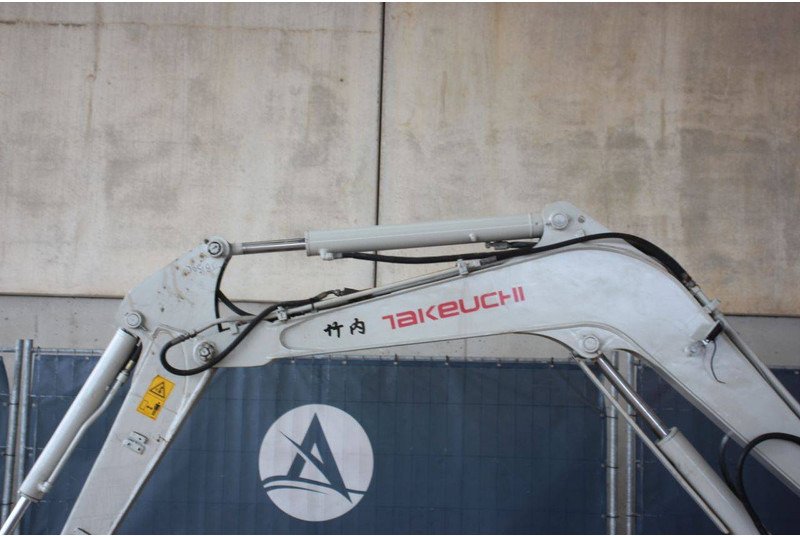 Гусеничный экскаватор Takeuchi TB150C: фото 11