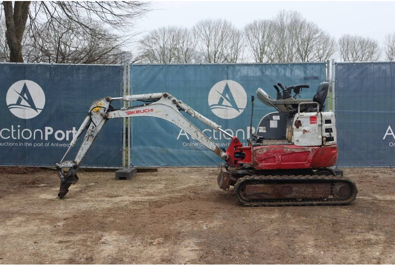 Takeuchi TB215R - Мини-экскаватор: фото 2 Takeuchi TB215R - Мини-экскаватор: фото 2