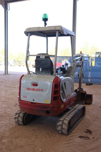 Takeuchi TB216 - Мини-экскаватор: фото 5 Takeuchi TB216 - Мини-экскаватор: фото 5
